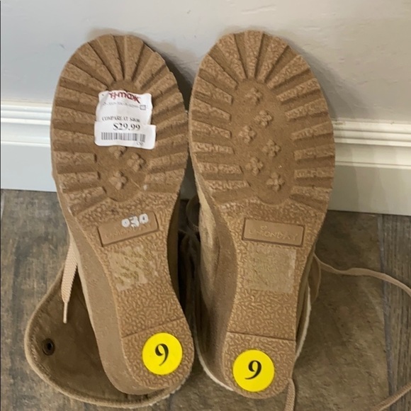 Unionbay brown faux fur lined boots size 9M - Picture 6 of 14